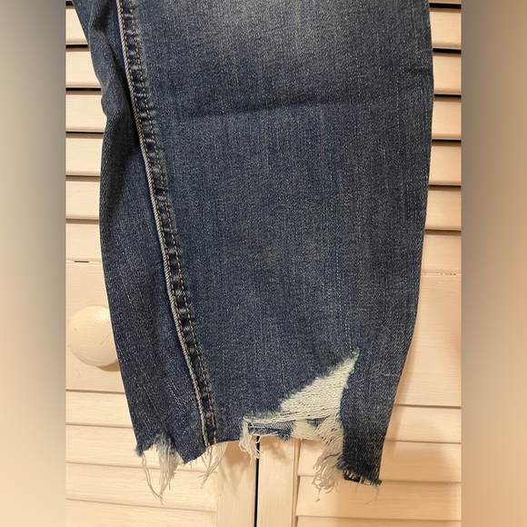 NWT Maurices Women’s Distressed Jeans Ankle High Rise Super Stretch 20w Short - Picture 2 of 9